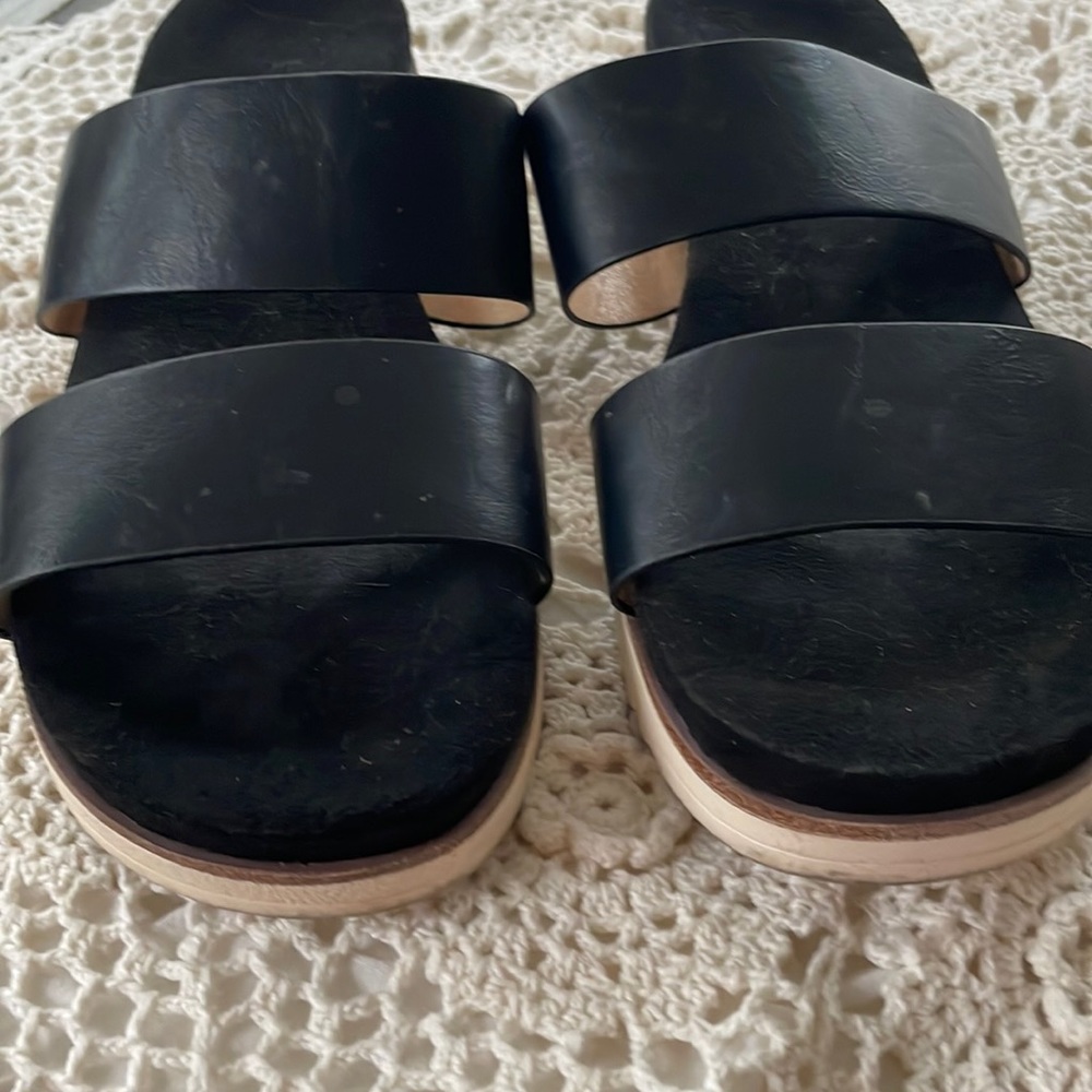 Some wear, but good .  unknown brand possibly XOXO style is Dylanne